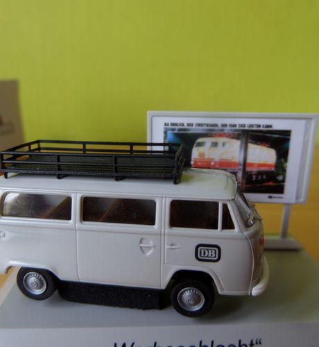 Brekina H0 33150  VW T2 "DB" met reclame wand