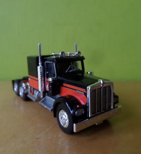 Brekina H0 86250 Kenworth W 900