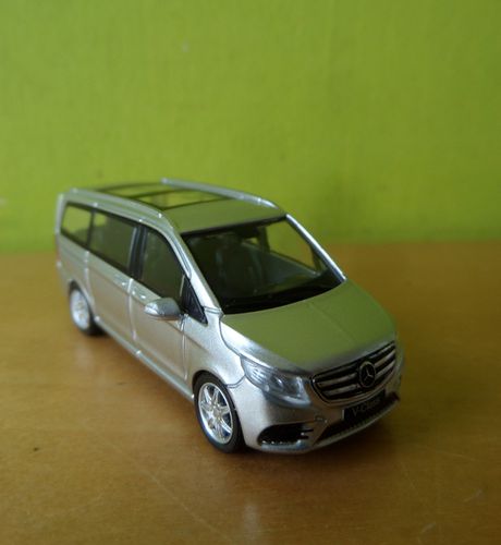 Micro city H0 0076 Mercedes V klasse zilver