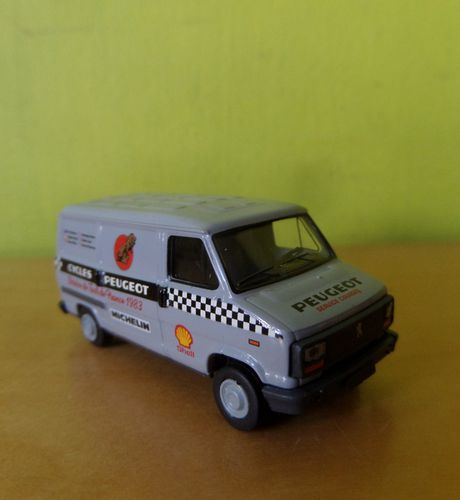 Brekina H0 34921 Peugeot J5 " Cycles Peugeot"