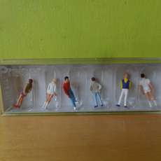 Preiser H0 10110  Teenagers