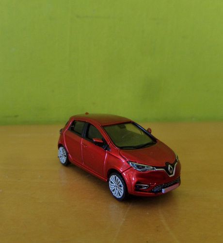 PCX H0 870582 Renault Zoe rood metallic