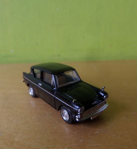 Brekina H0 19331 Ford Anglia zwart