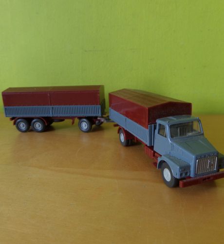 Wiking H0 Volvo N10 met aanhanger
