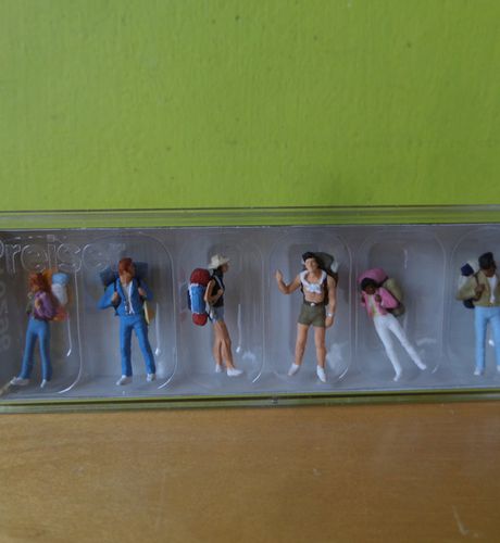 Preiser H0 10296 Jonge reizigers